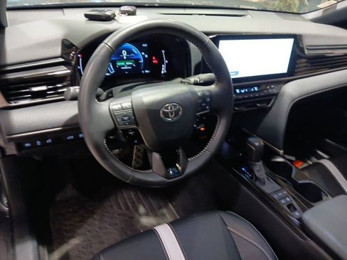 Used 2025 Toyota Camry SE w/ Multimedia Upgrade Package FWD image 5