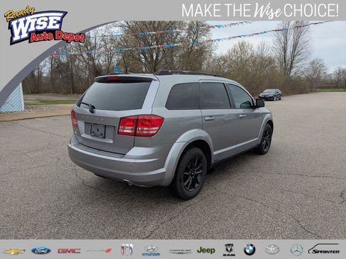Used 2020 Dodge Journey SE w/ SE Popular Equipment Group image 3
