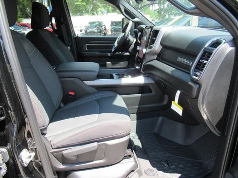 New 2026 RAM 3500 Big Horn AWD/4WD image 13
