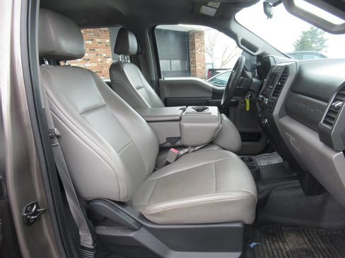 Used 2019 Ford F250 XL w/ Power Equipment Group image 7