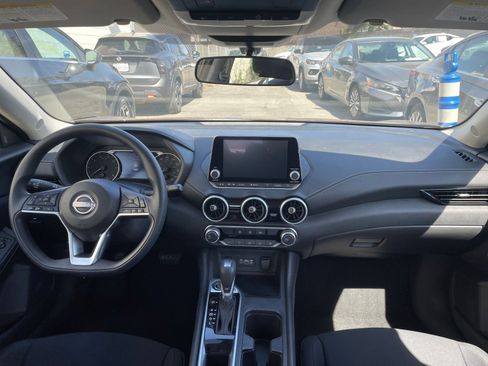 Used 2025 Nissan Sentra SV image 31