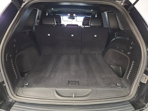 Used 2018 Jeep Grand Cherokee Altitude image 21