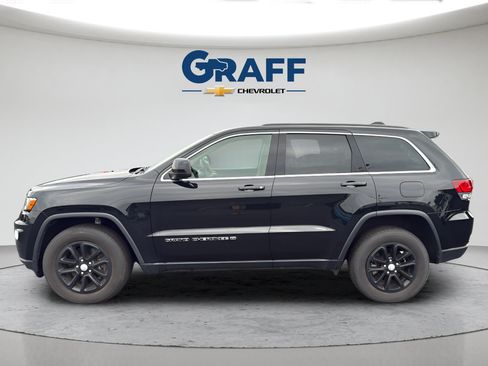 Used 2022 Jeep Grand Cherokee Laredo E AWD/4WD image 3