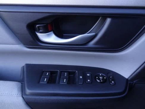 Used 2019 Honda CR-V LX image 13