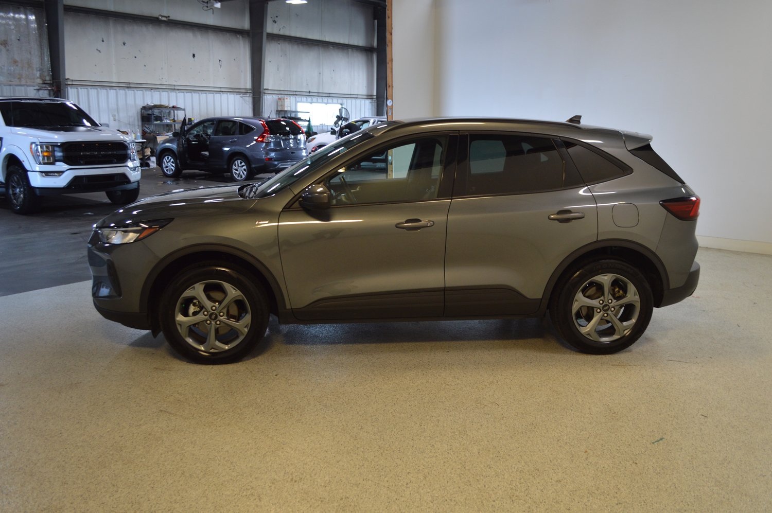 Used 2025 Ford Escape ST-Line Select AWD/4WD image 6