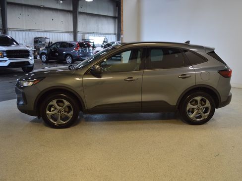 Used 2025 Ford Escape ST-Line Select AWD/4WD image 6