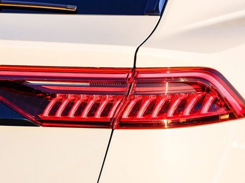 Used 2023 Audi Q8 Prestige w/ Prestige Package image 10