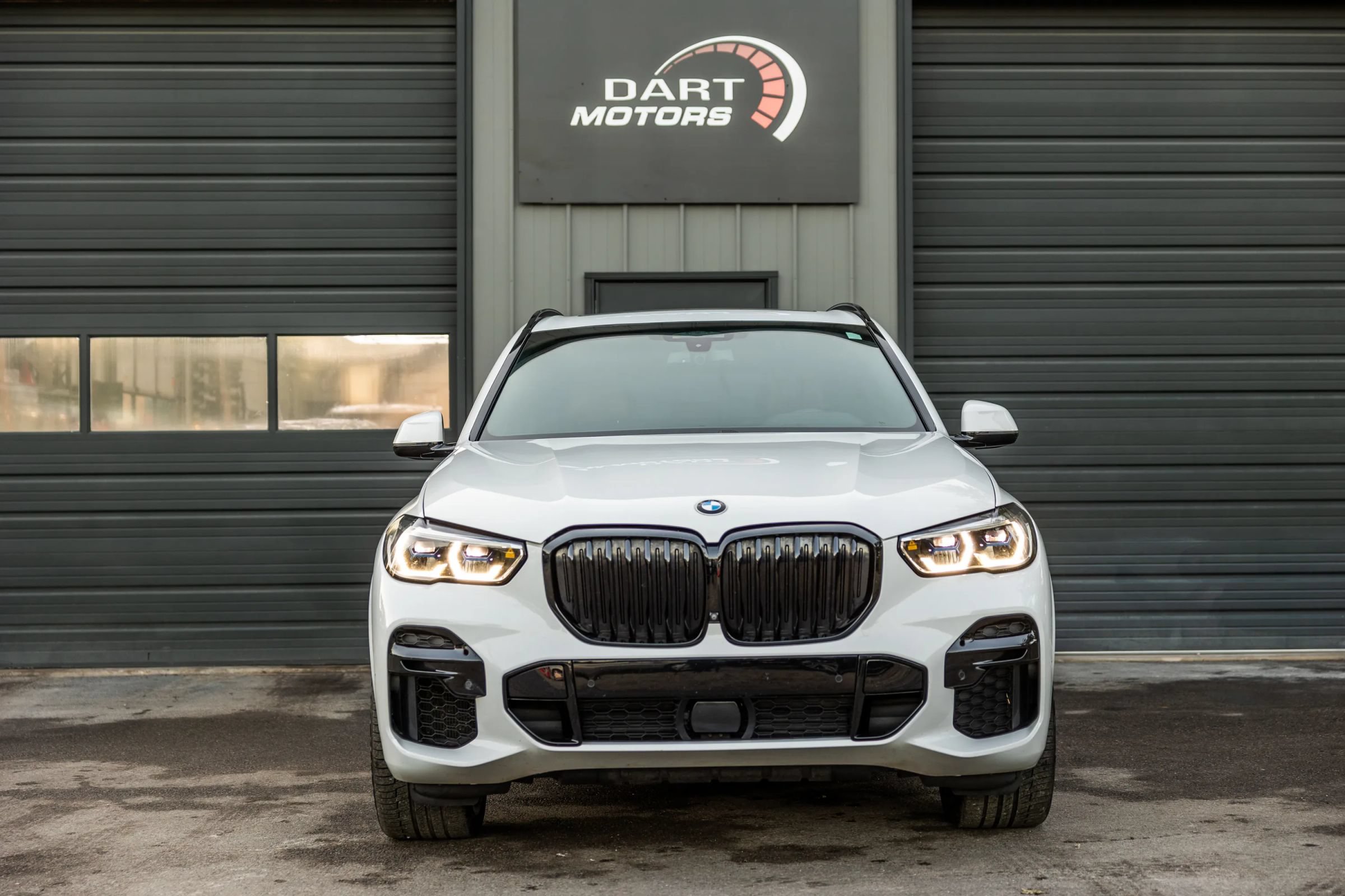 Used 2023 BMW X5 M50i w/ Executive Package AWD/4WD image 2