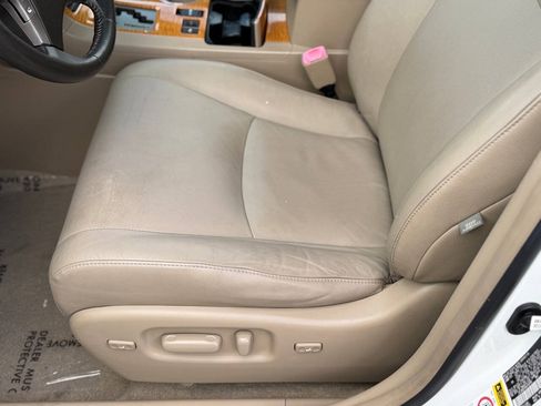 Used 2010 Toyota Highlander Limited AWD/4WD image 6
