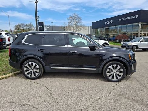 Certified 2022 Kia Telluride S image 6