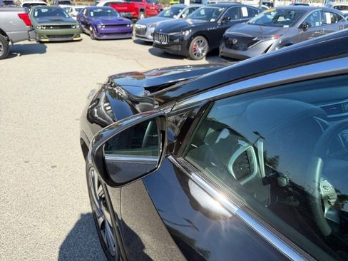 Used 2017 Nissan Murano Platinum w/ Cargo Package image 35