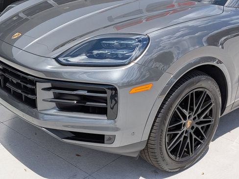 Certified 2025 Porsche Cayenne Coupe AWD/4WD image 12