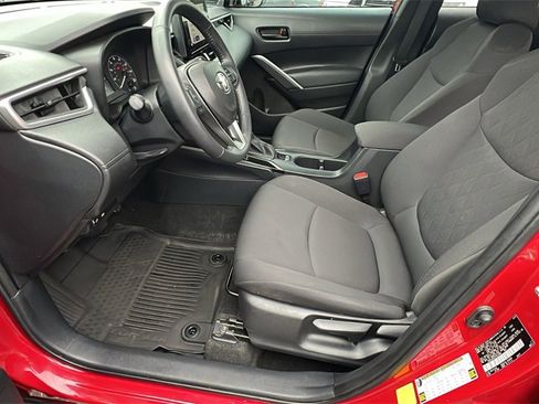 Used 2023 Toyota Corolla Cross LE image 13
