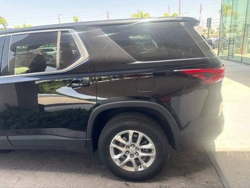 Used 2023 Chevrolet Traverse LS FWD image 8
