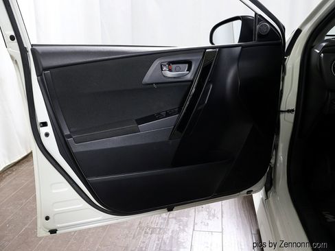 Used 2017 Toyota Corolla iM image 20