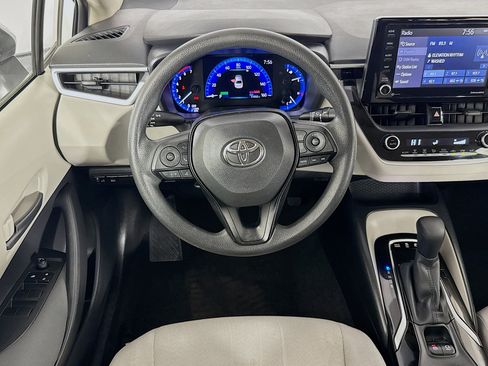 Used 2022 Toyota Corolla LE FWD image 15