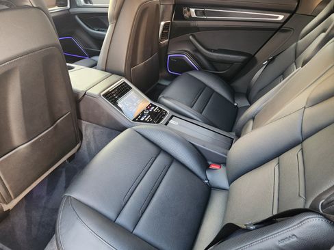 Used 2023 Porsche Panamera 4 Platinum Edition AWD/4WD image 27