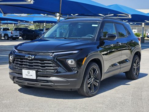 New 2026 Chevrolet TrailBlazer LT w/ Convenience Package FWD image 2
