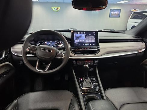 Used 2025 Jeep Compass Limited AWD/4WD image 20