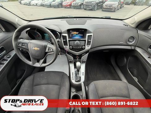 Used 2016 Chevrolet Cruze LT FWD image 10