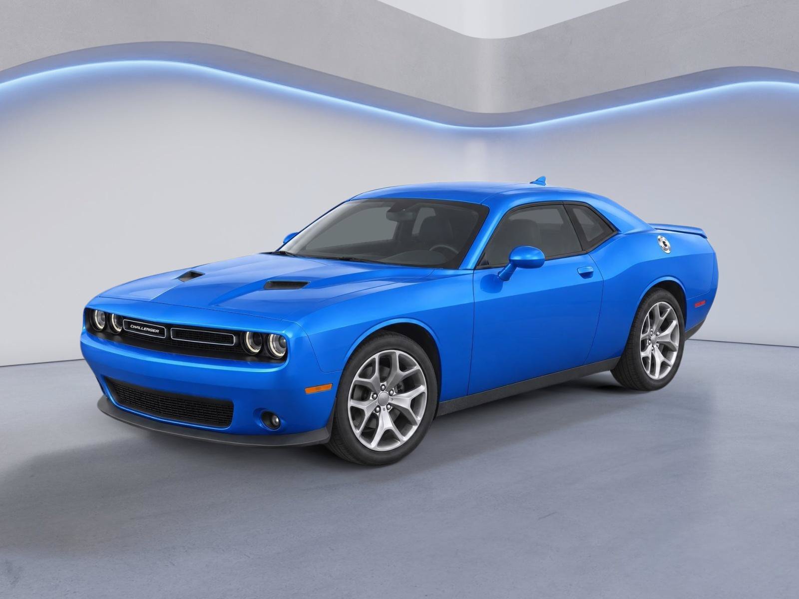 Used 2015 Dodge Challenger SXT Plus RWD image 1
