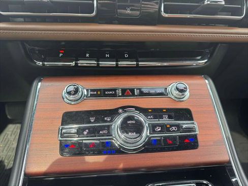 Used 2023 Lincoln Aviator Reserve w/ Elements Package Plus AWD/4WD image 27
