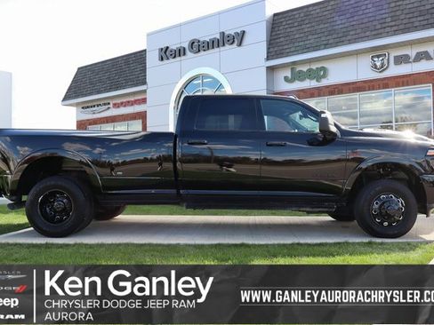 Used 2025 RAM 3500 Limited image 1