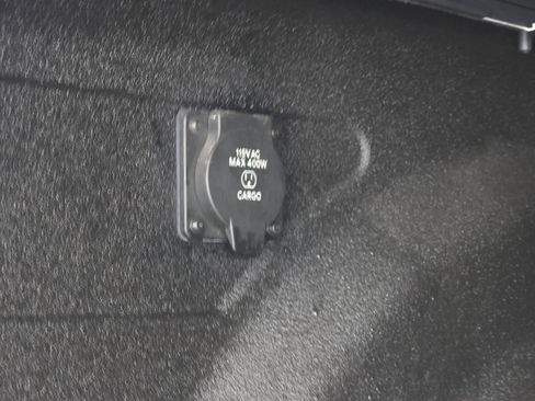 Used 2024 RAM 2500 Laramie AWD/4WD image 31