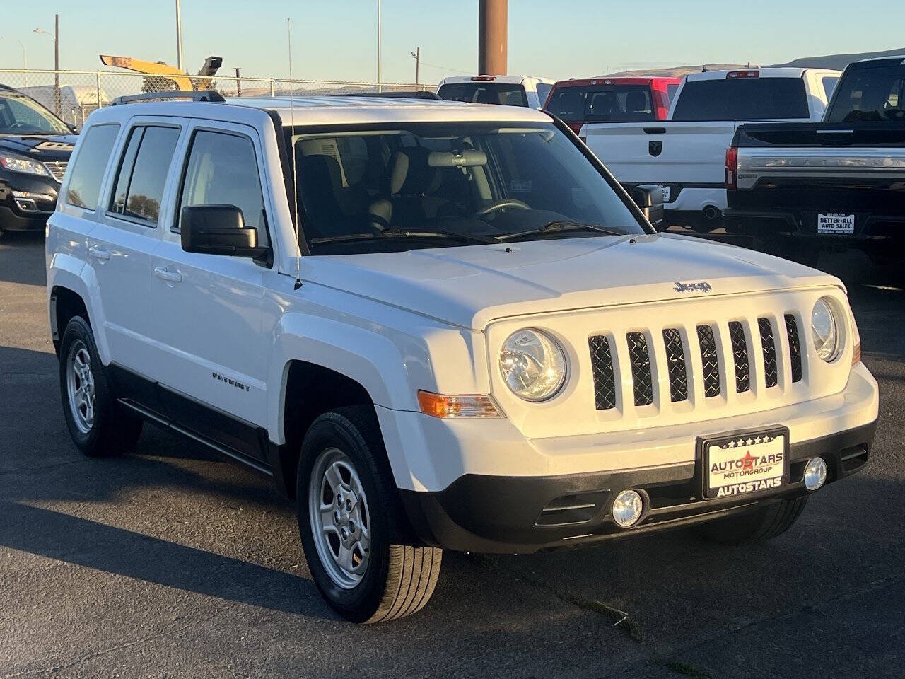 Used 2015 Jeep Patriot Sport w/ Power Value Group FWD image 6