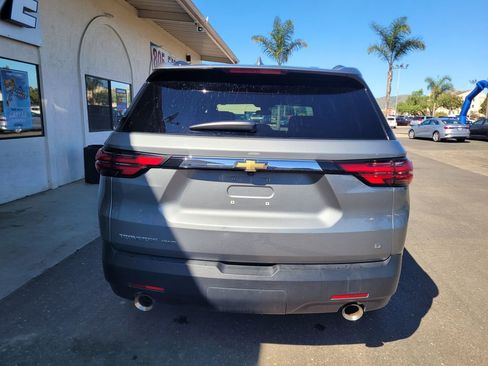 Used 2023 Chevrolet Traverse LT image 4