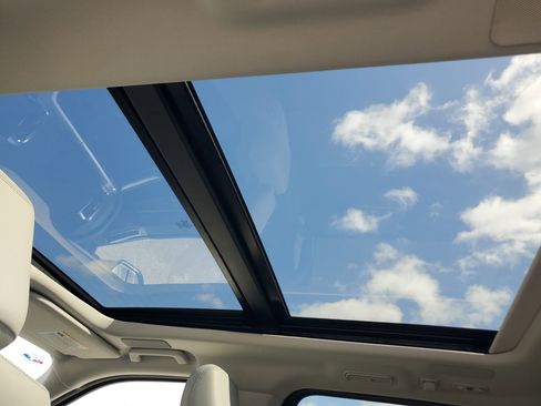 Used 2025 Ford Expedition Platinum w/ Driver's Package image 18