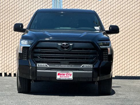 Used 2025 Toyota Tundra SR5 AWD/4WD image 9