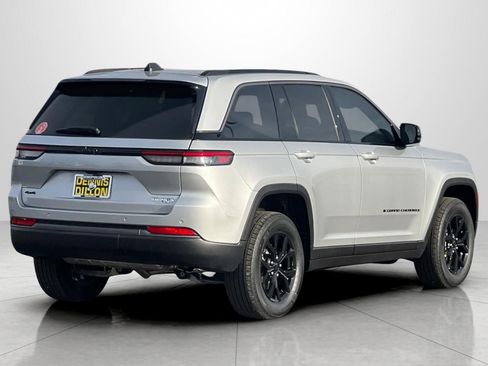 New 2026 Jeep Grand Cherokee Altitude image 5
