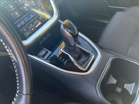 Used 2023 Subaru Outback Premium image 14