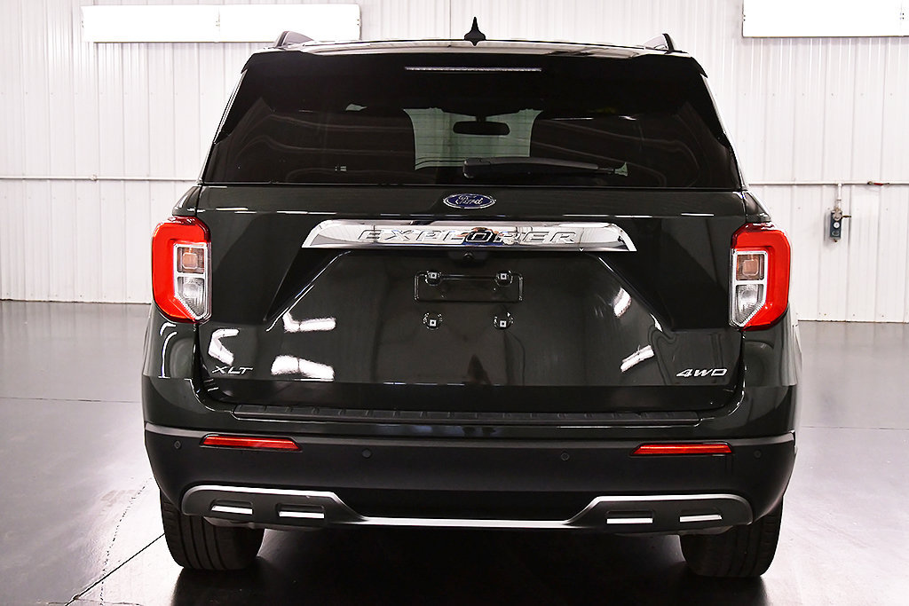 Used 2024 Ford Explorer XLT w/ Equipment Group 202A AWD/4WD image 7