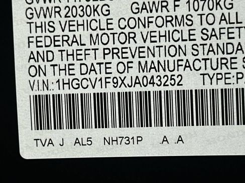Used 2018 Honda Accord Touring image 32