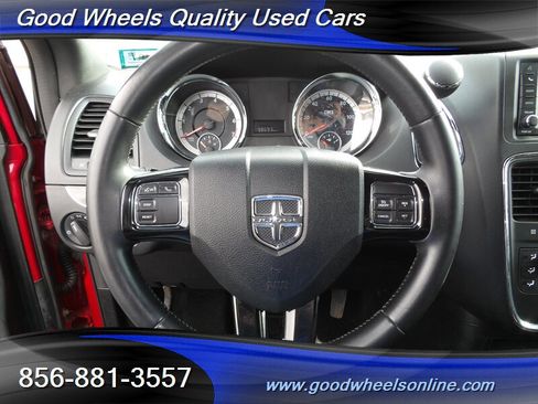 Used 2014 Dodge Grand Caravan SE image 18