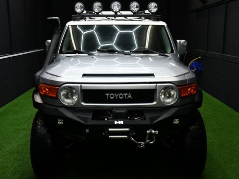 Used 2008 Toyota FJ Cruiser 4WD image 2