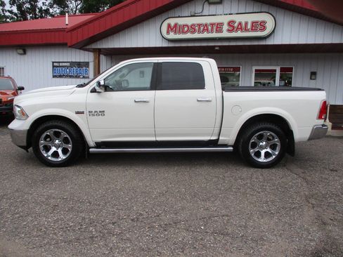 Used 2016 RAM 1500 Laramie w/ Convenience Group AWD/4WD image 4