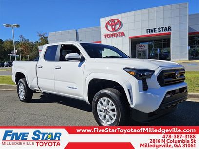 New 2025 Toyota Tacoma SR5