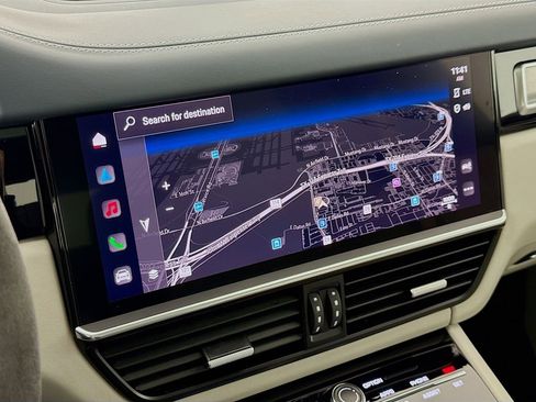 Certified 2022 Porsche Cayenne Turbo AWD/4WD image 21