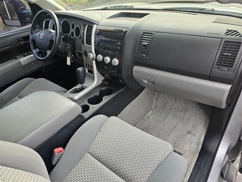 Used 2008 Toyota Tundra 4x4 CrewMax image 11