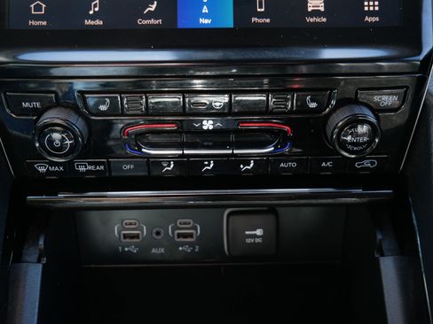 Used 2023 Jeep Grand Cherokee L Limited image 23