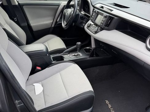 Used 2017 Toyota RAV4 XLE FWD image 9