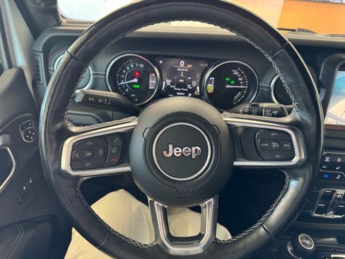 Used 2021 Jeep Wrangler Unlimited Sahara w/ Cold Weather Group AWD/4WD image 27