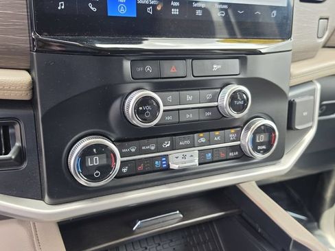Used 2024 Ford Expedition Max Limited RWD image 27