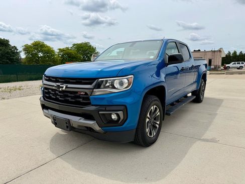 Used 2022 Chevrolet Colorado Z71 AWD/4WD image 3