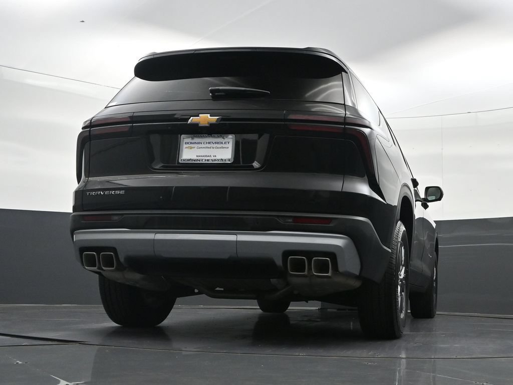 Certified 2026 Chevrolet Traverse LT w/ Driver Confidence Package FWD image 36