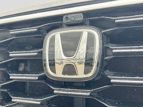 Used 2023 Honda Pilot Elite image 13