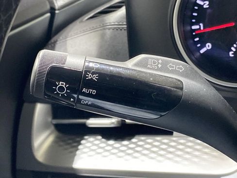 Used 2024 Kia Carnival LX FWD image 34